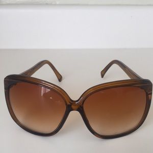 Sexy, large frame vintage sunglasses!
